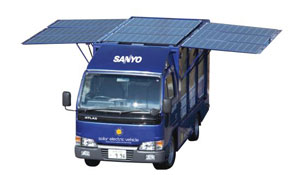 sanyo-camion-solare-pannelli-fotovoltaici