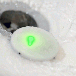 Ecco waterpebble, lo strumento che vi aiuterà a risparmiare sotto la doccia