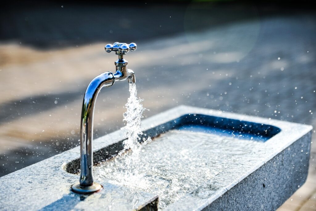 Come consumare meno acqua: 10 regole semplici per risparmiare