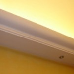 Risparmio energetico in edilizia: nuovi sistemi ad illuminazione indiretta con cornici decorative
