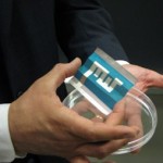 Eni-MIT presentano le celle fotovoltaiche di carta
