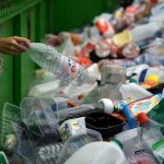 Una cauzione sulle bottiglie di plastica per incentivare la raccolta differenziata