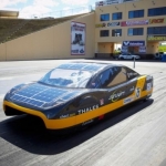eVe, l’auto solare raggiunge il record di velocità