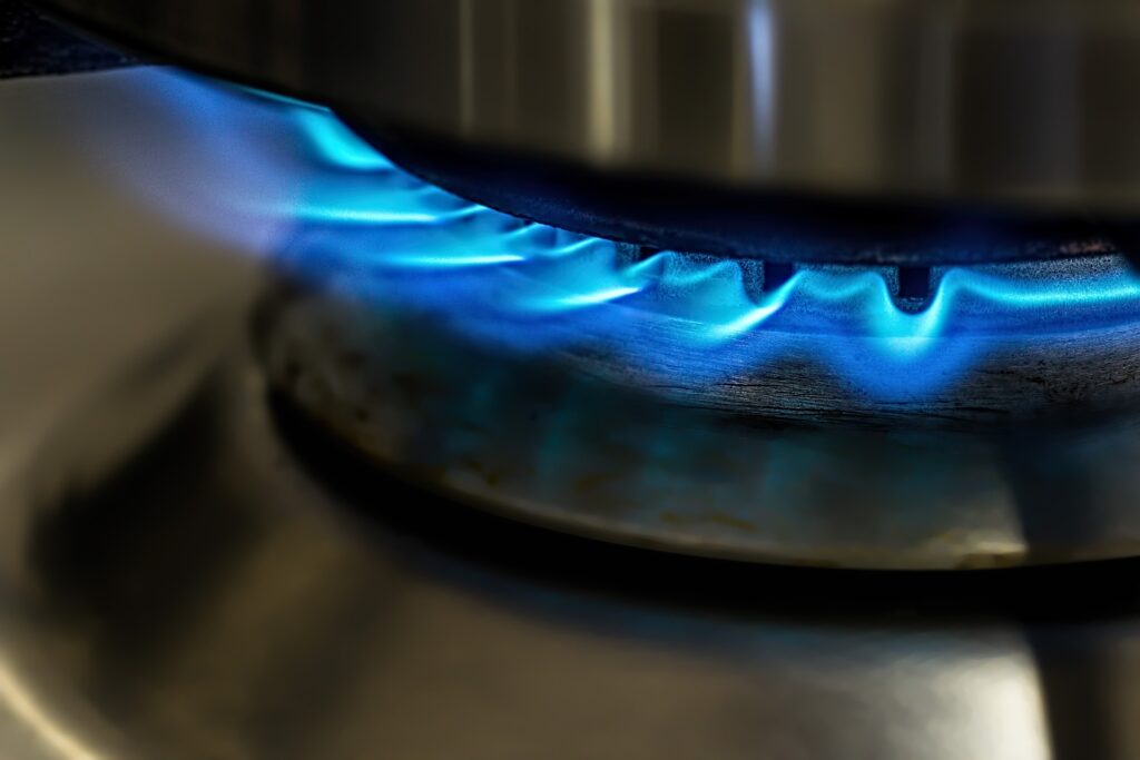Come consumare meno gas in casa: 10 regole semplici per risparmiare